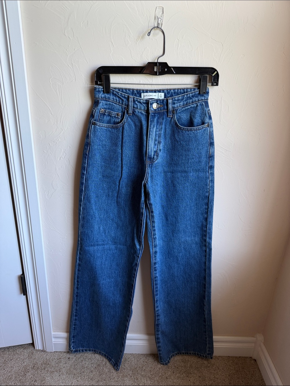 Glassons Classic Straight Leg Jeans in Mid Blue